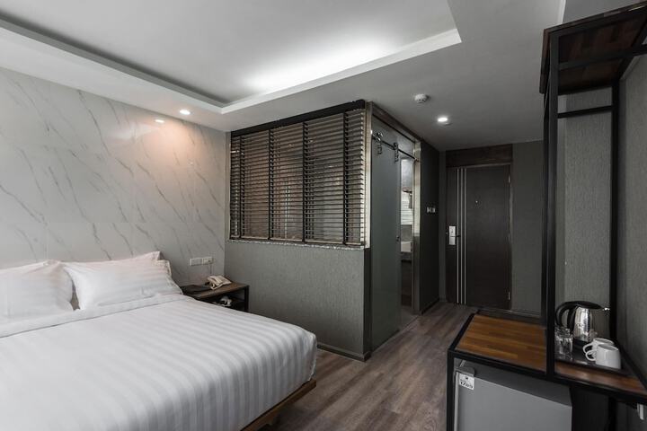 Room 9 of 44