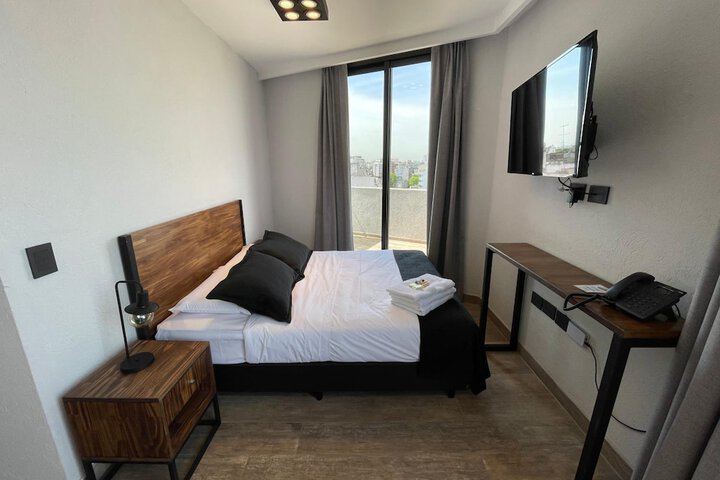 Room 15 of 50