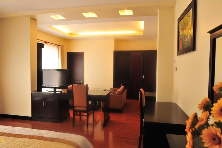 Room 10 of 35