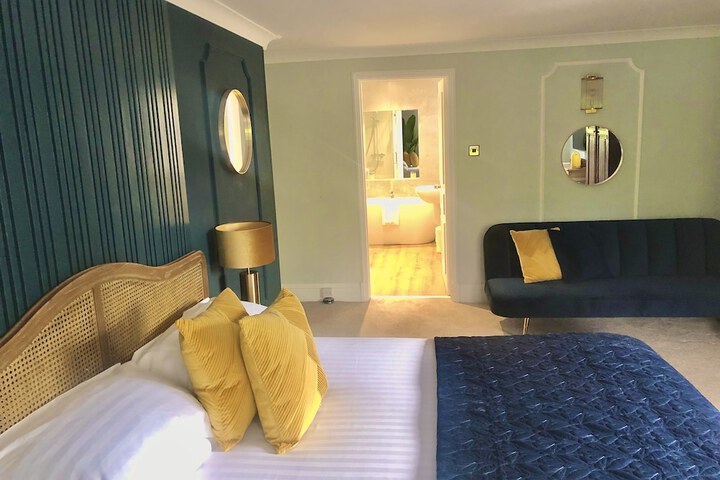 Room 10 of 36