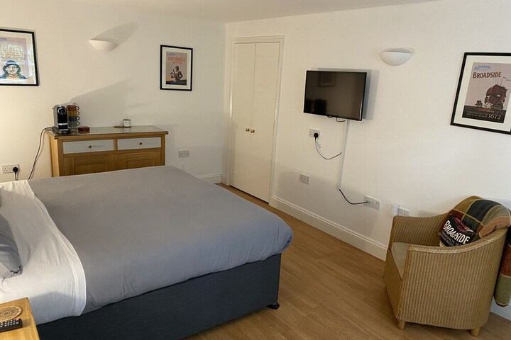 Room 9 of 37
