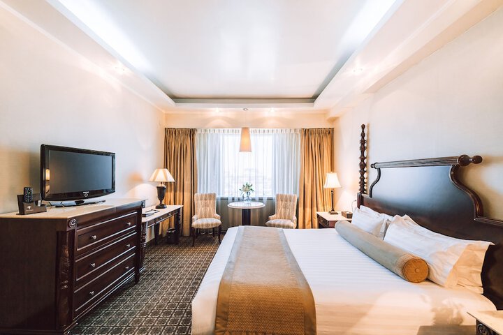 Room 4 of 52