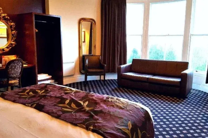 Room 15 of 18