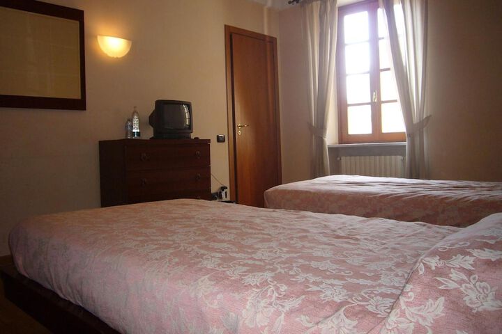 Room 22 of 64