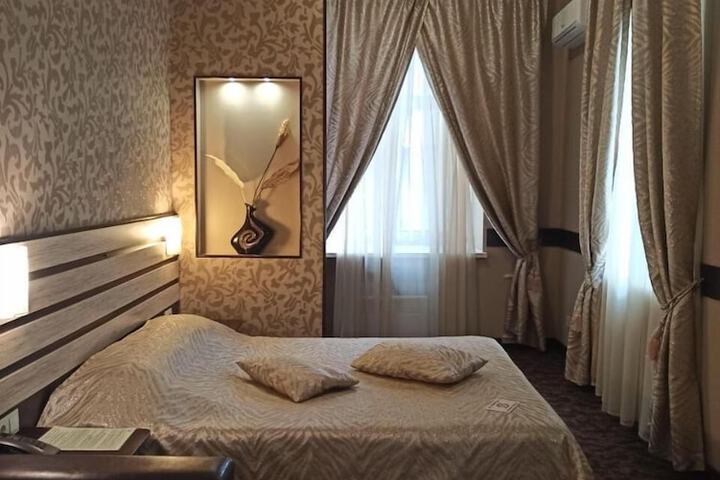 Room 6 of 30