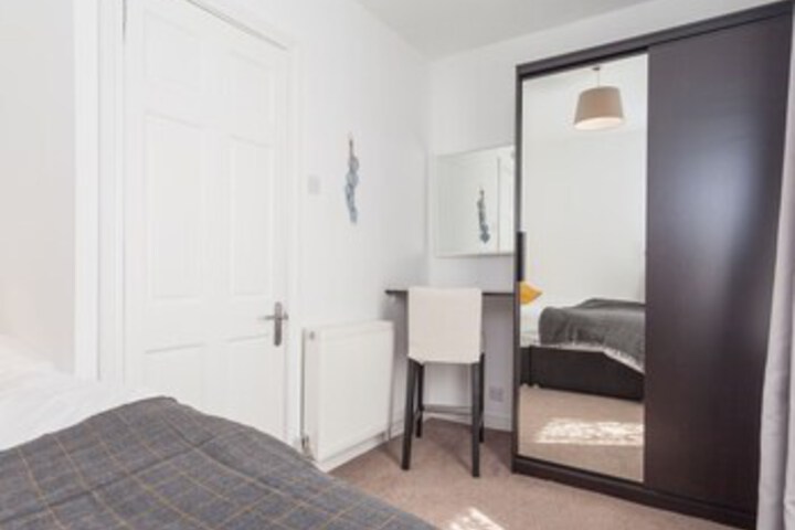 Room 15 of 35