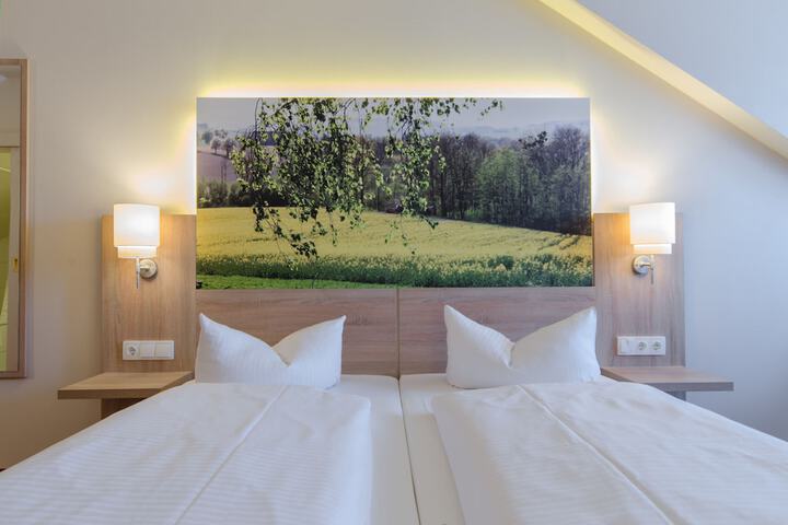 Room 13 of 35