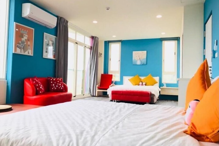 Room 15 of 60