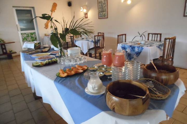 Breakfast/Coffee Service 27 of 34