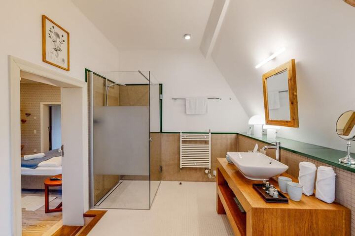 Room 30 of 60