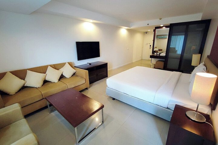 Room 32 of 59