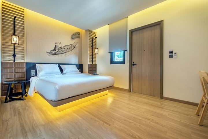 Room 32 of 90