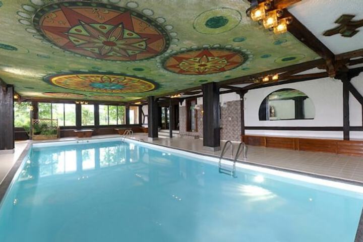 Pool 15 of 53