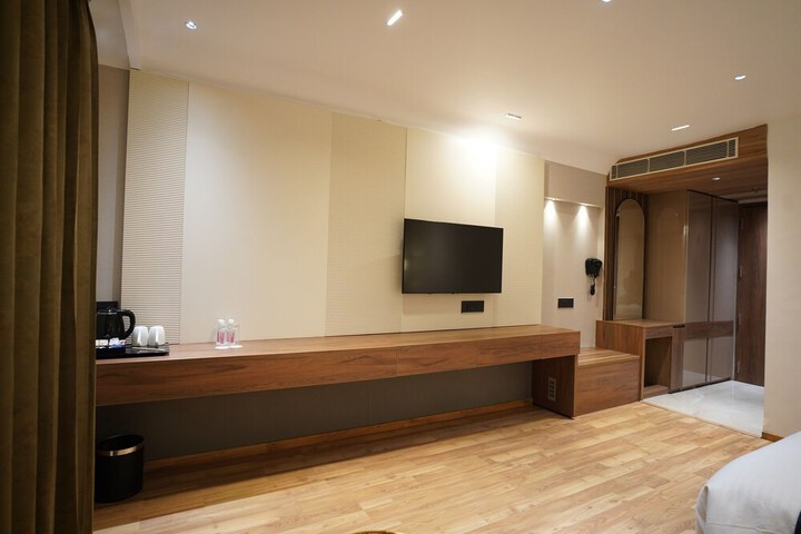 Room 19 of 38