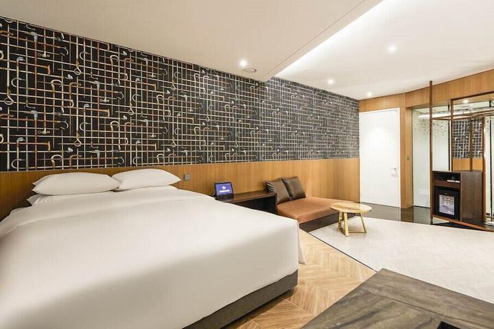 Room 7 of 41