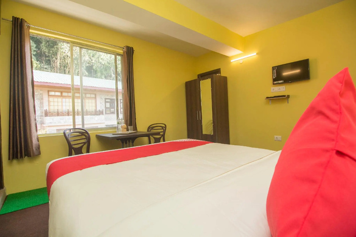 Room 4 of 5