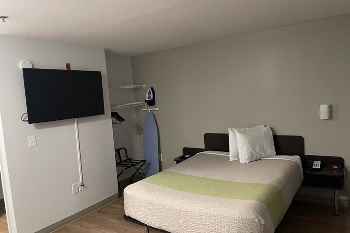 Room 15 of 26