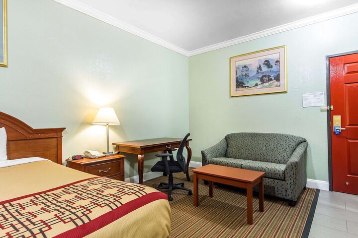 Room 10 of 41
