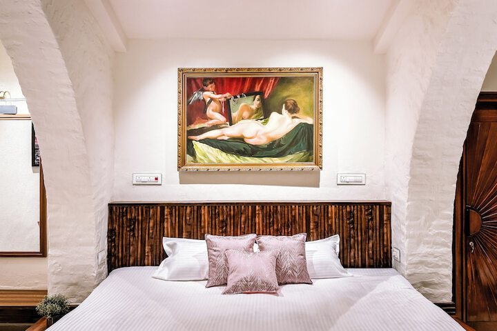 Room 18 of 83