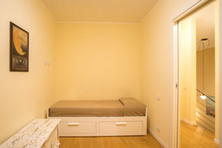 Room 23 of 29