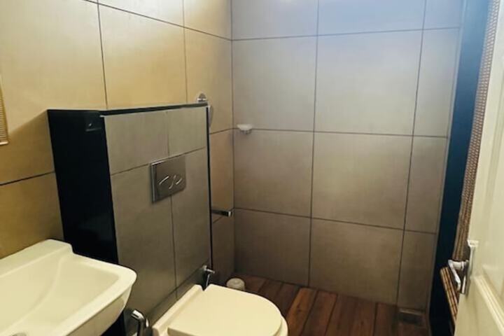 Room 44 of 59