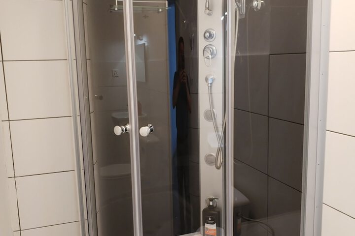 Room 16 of 31