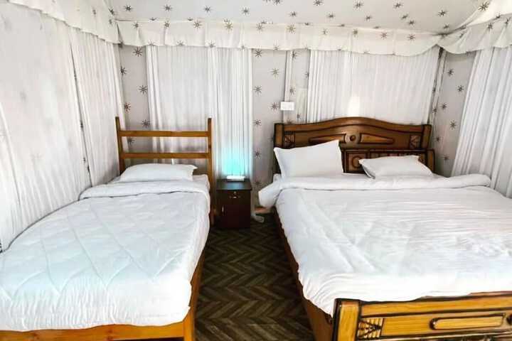 Room 14 of 18