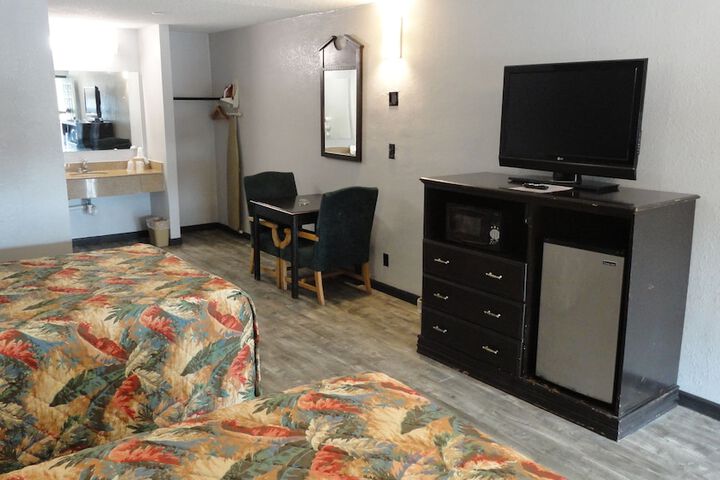 Room 14 of 30