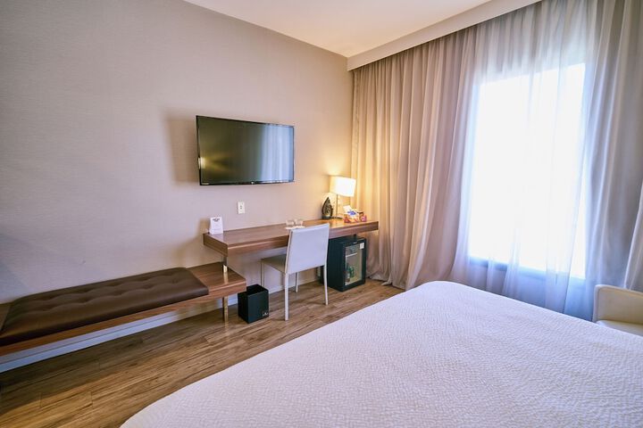 Room 27 of 102