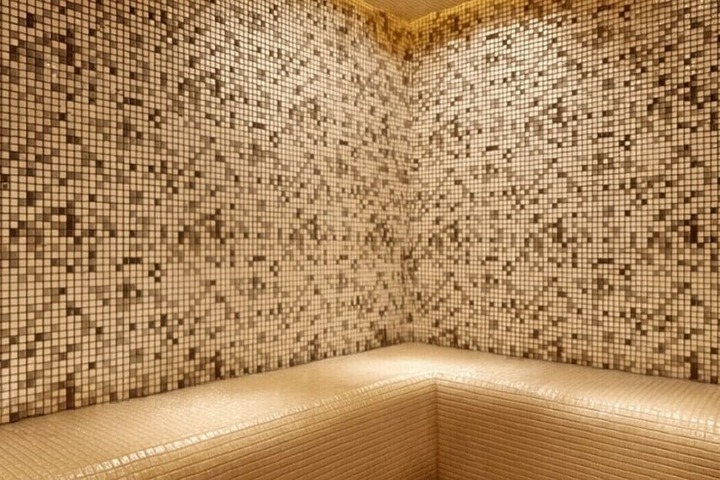 Room 5 of 12
