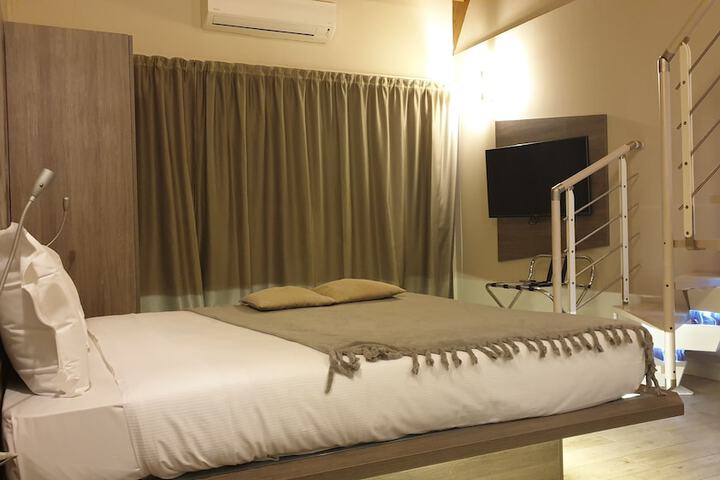Room 37 of 71