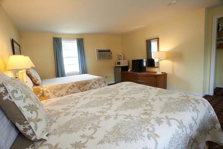 Room 13 of 23