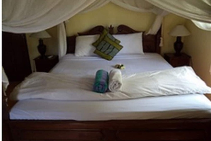 Room 4 of 30