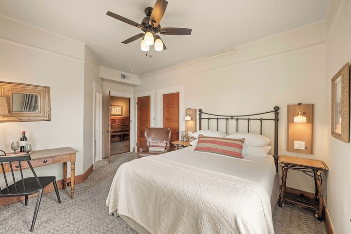 Room 33 of 113