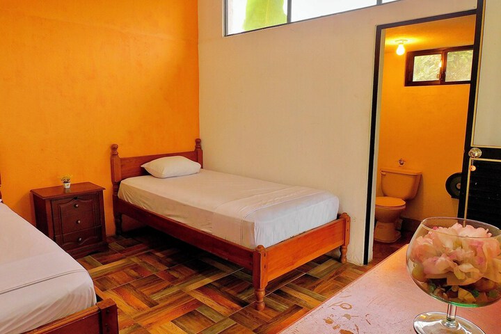 Room 8 of 93