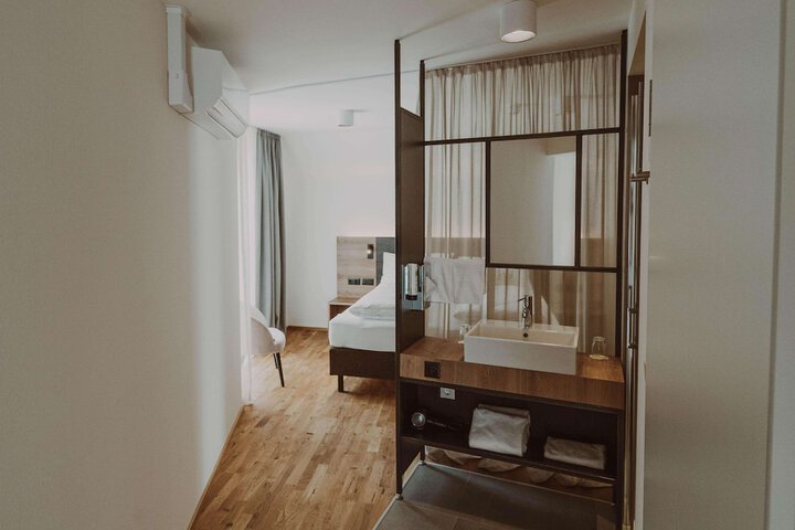 Room 21 of 91