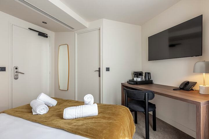 Room 11 of 65