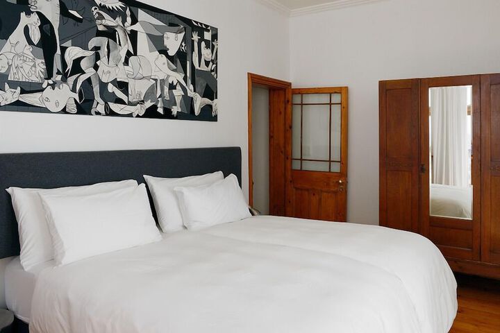 Room 27 of 94