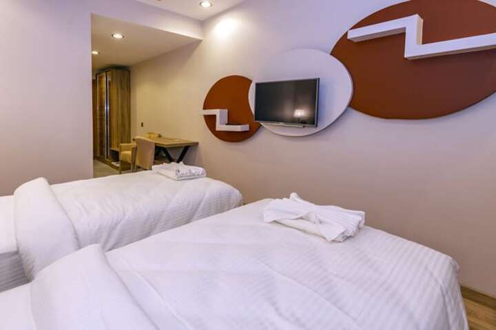 Room 1 of 4