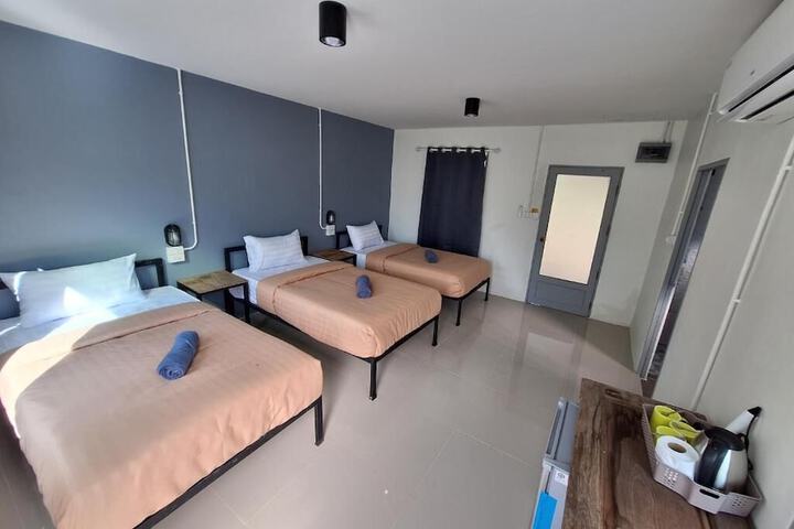 Room 14 of 38