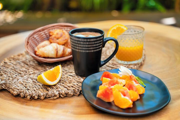 Breakfast/Coffee Service 26 of 32