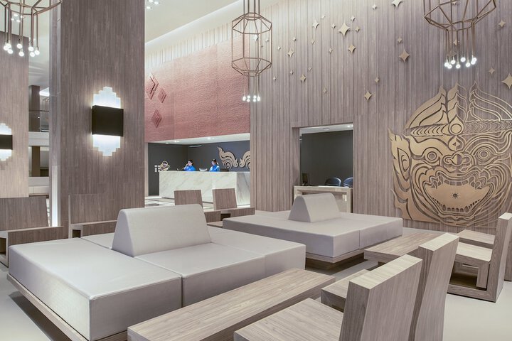 Entrance & Lobby
