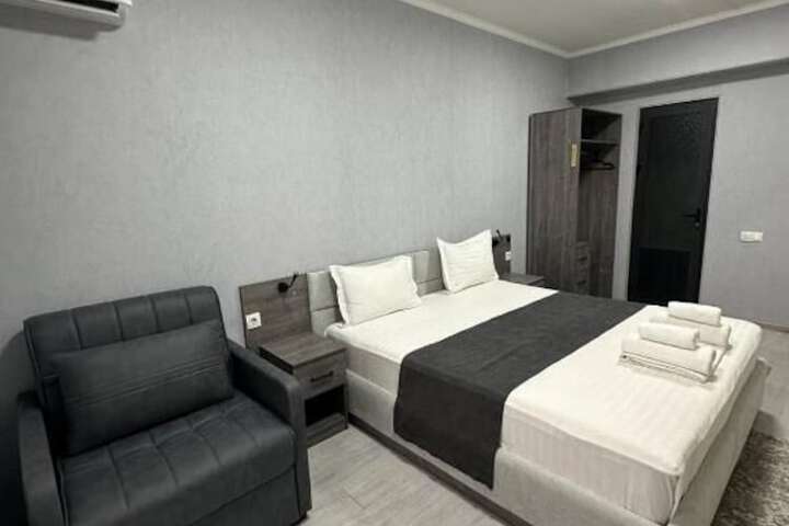Room 16 of 62