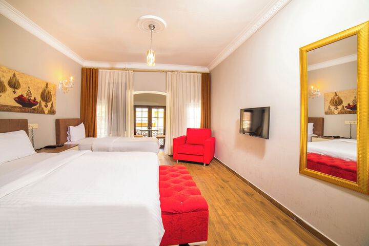 Room 47 of 106