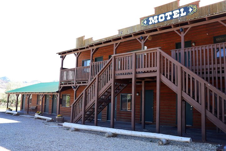 Hotel 76 of 81