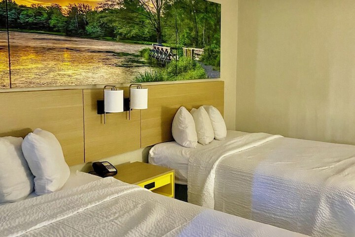 Room 13 of 27