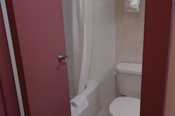 Room 16 of 22