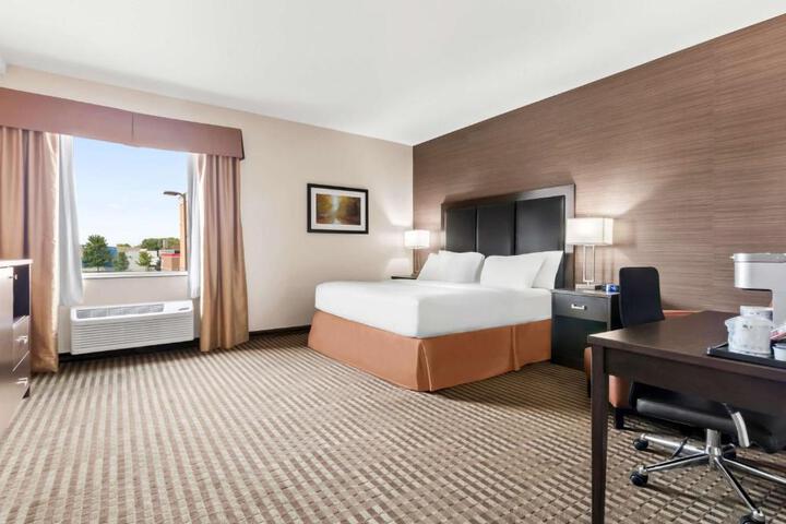 2 Queen Beds
