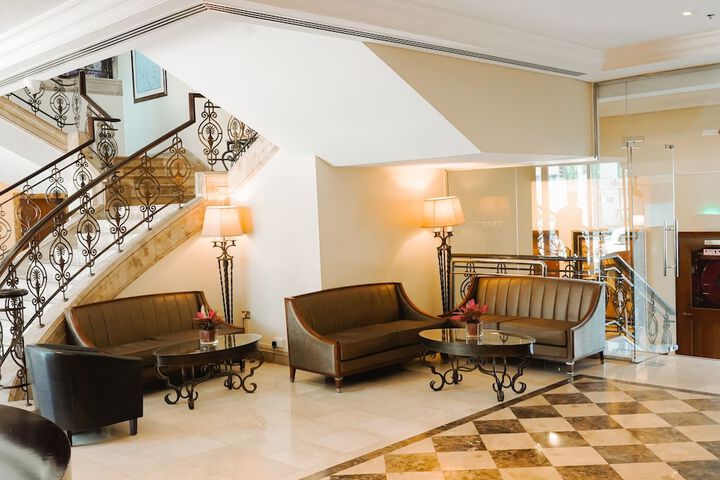 Entrance & Lobby