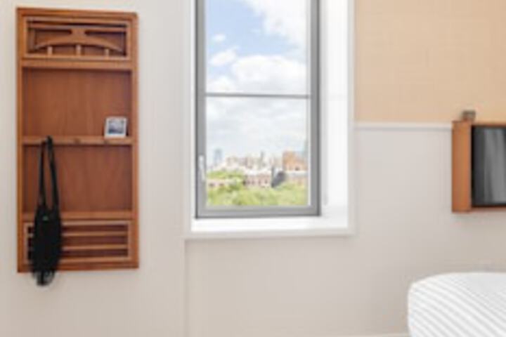 Room 58 of 171